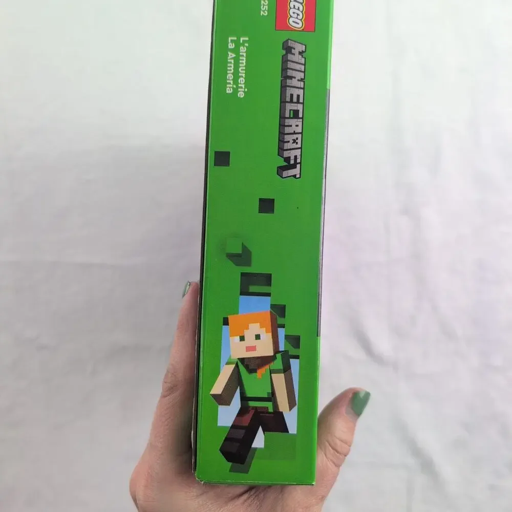 Lego Minecraft The Armory New & Sealed In Box 203 Pieces Age 7+ 21252